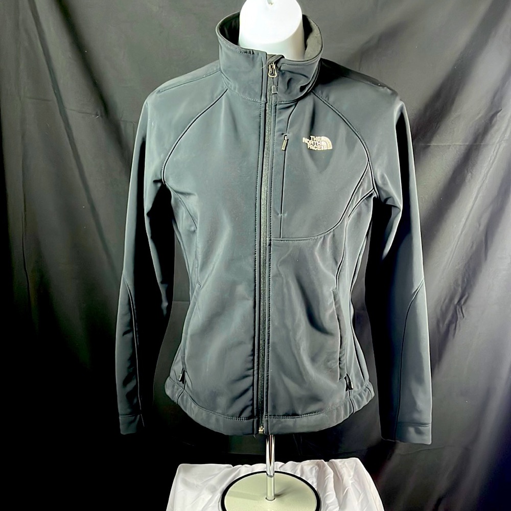 North Face women’s, black, Size small